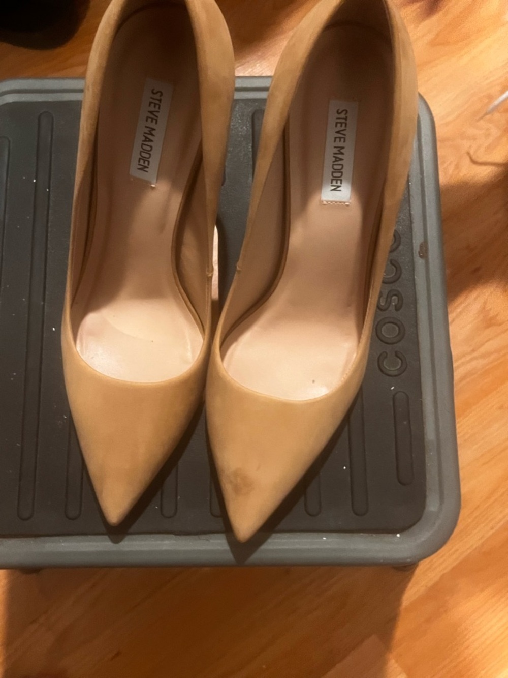 Steve Madden Mustard Tan Pointed-Toe Women's Pumps - Picture 3 of 3